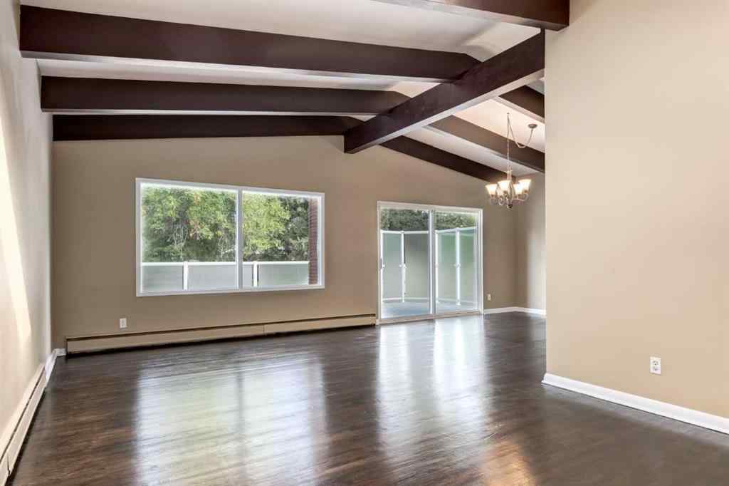 MLS® A2265208 - 911 80 Avenue SW in Chinook Park Calgary, Residential