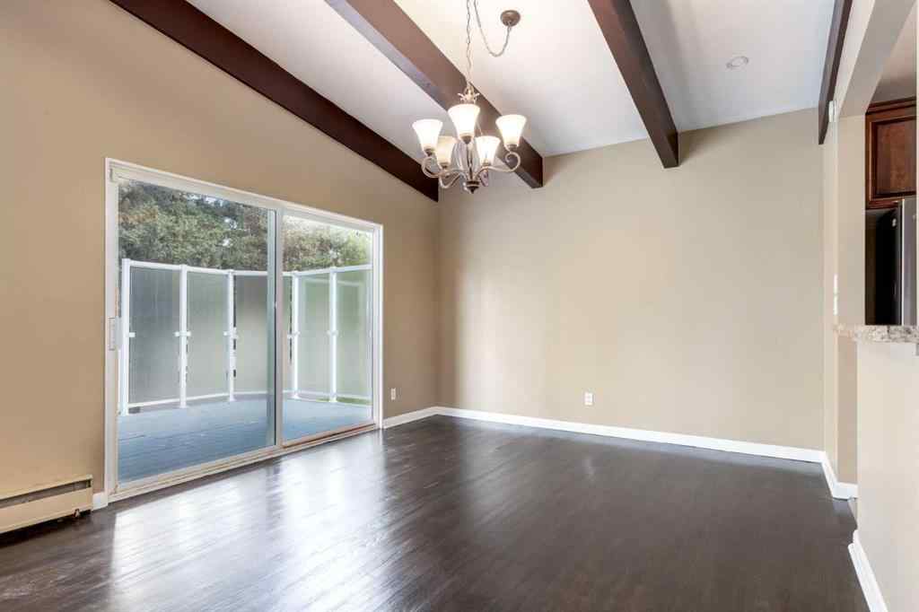 MLS® A2265208 - 911 80 Avenue SW in Chinook Park Calgary, Residential