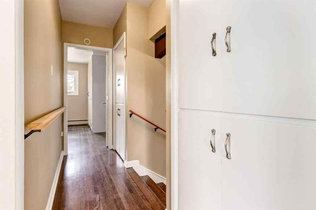 MLS® A2265208 - 911 80 Avenue SW in Chinook Park Calgary, Residential