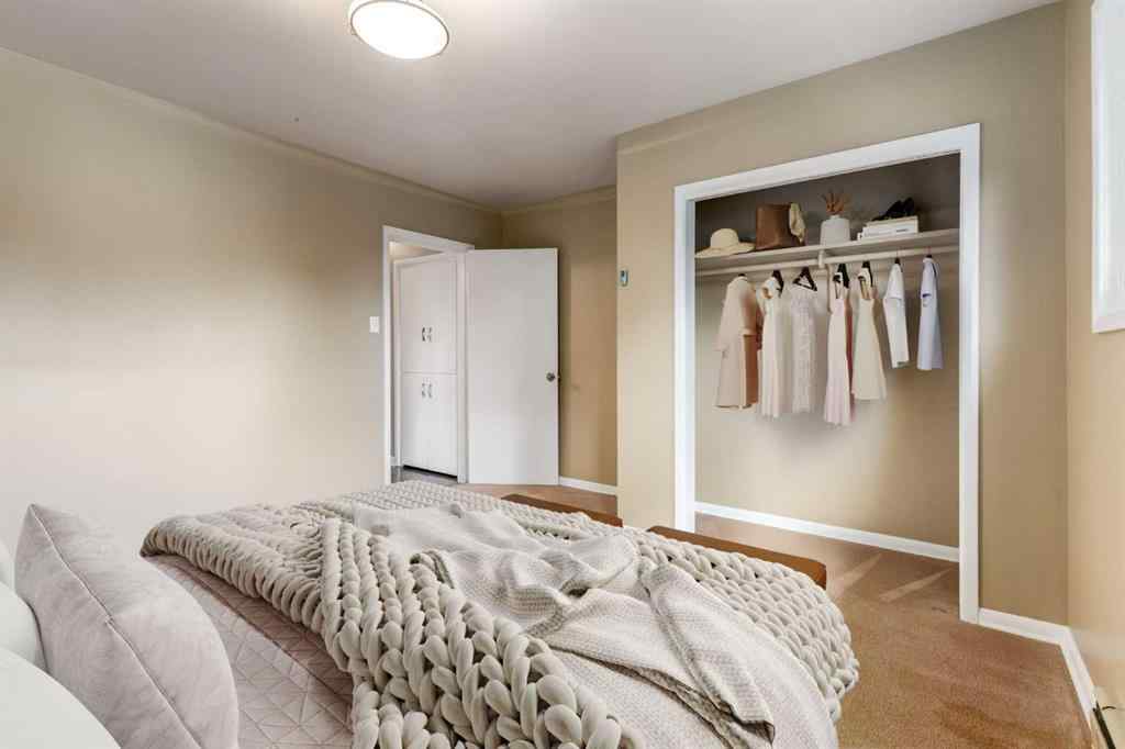 MLS® A2265208 - 911 80 Avenue SW in Chinook Park Calgary, Residential