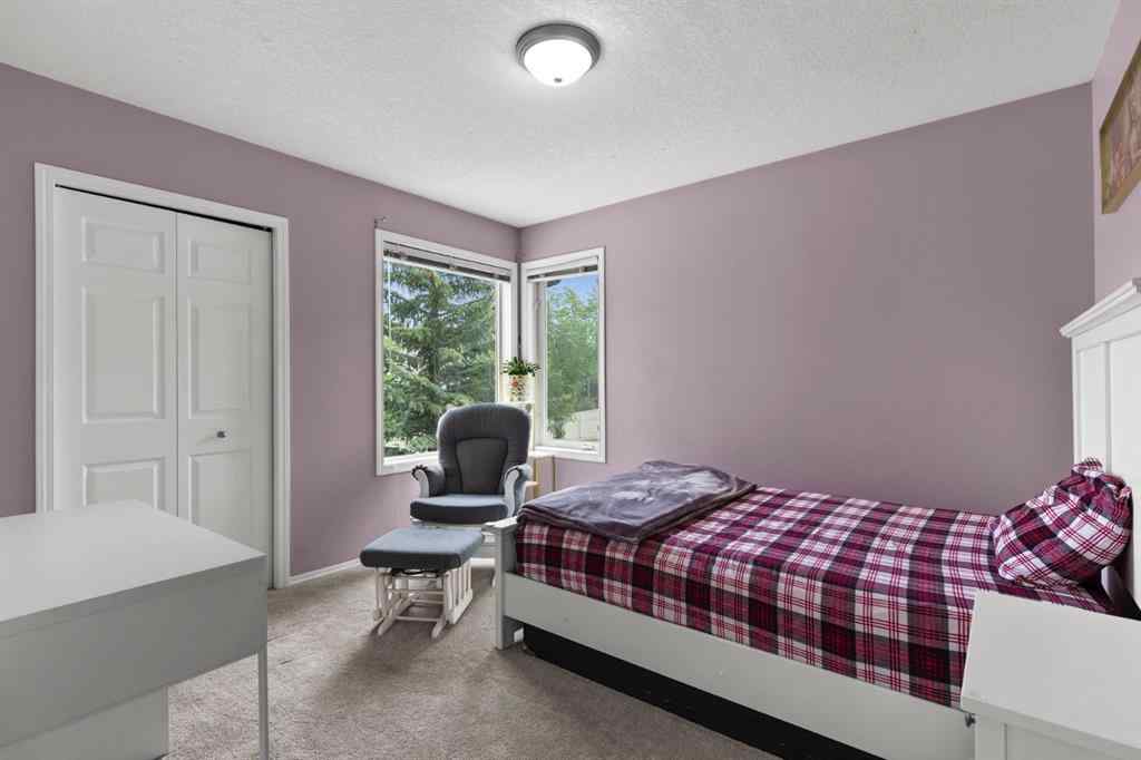 MLS® A2265209 - 38 Simcoe Crescent SW in Signal Hill Calgary, Residential