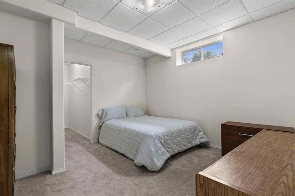 MLS® A2265209 - 38 Simcoe Crescent SW in Signal Hill Calgary, Residential