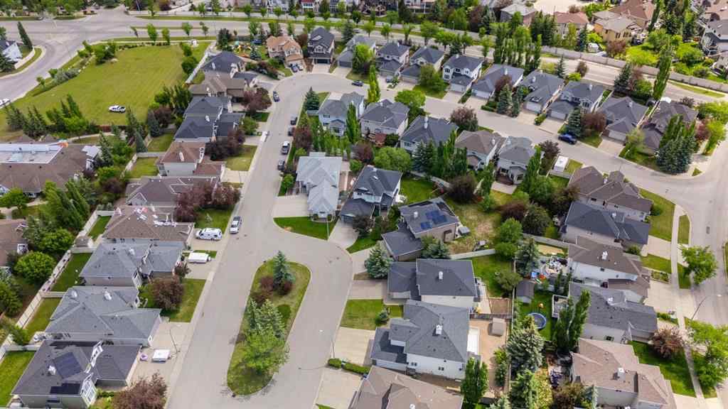 MLS® A2265209 - 38 Simcoe Crescent SW in Signal Hill Calgary, Residential