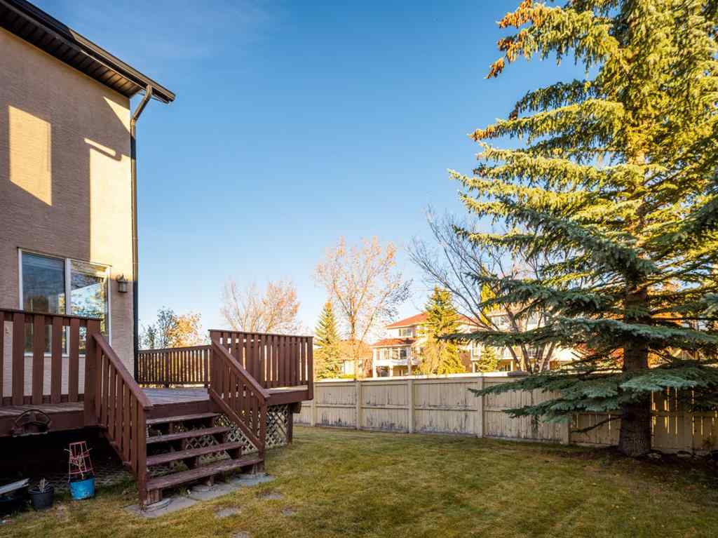 MLS® A2265209 - 38 Simcoe Crescent SW in Signal Hill Calgary, Residential