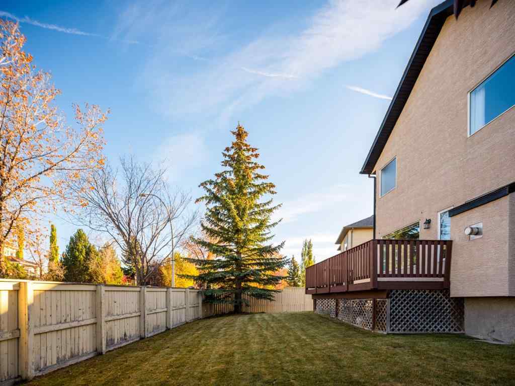 MLS® A2265209 - 38 Simcoe Crescent SW in Signal Hill Calgary, Residential