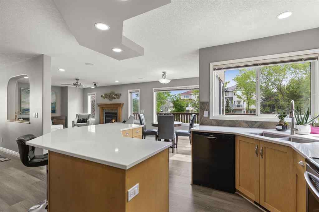 MLS® A2265209 - 38 Simcoe Crescent SW in Signal Hill Calgary, Residential