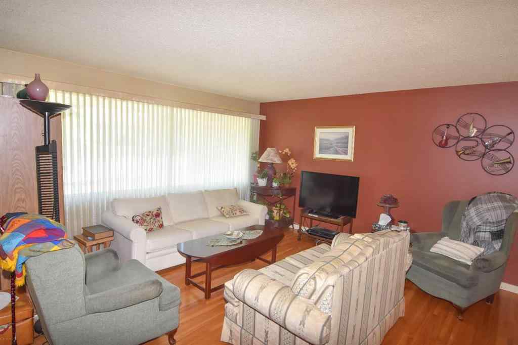 MLS® A2265216 - 1140 Trafford Drive NW in Thorncliffe Calgary, Residential