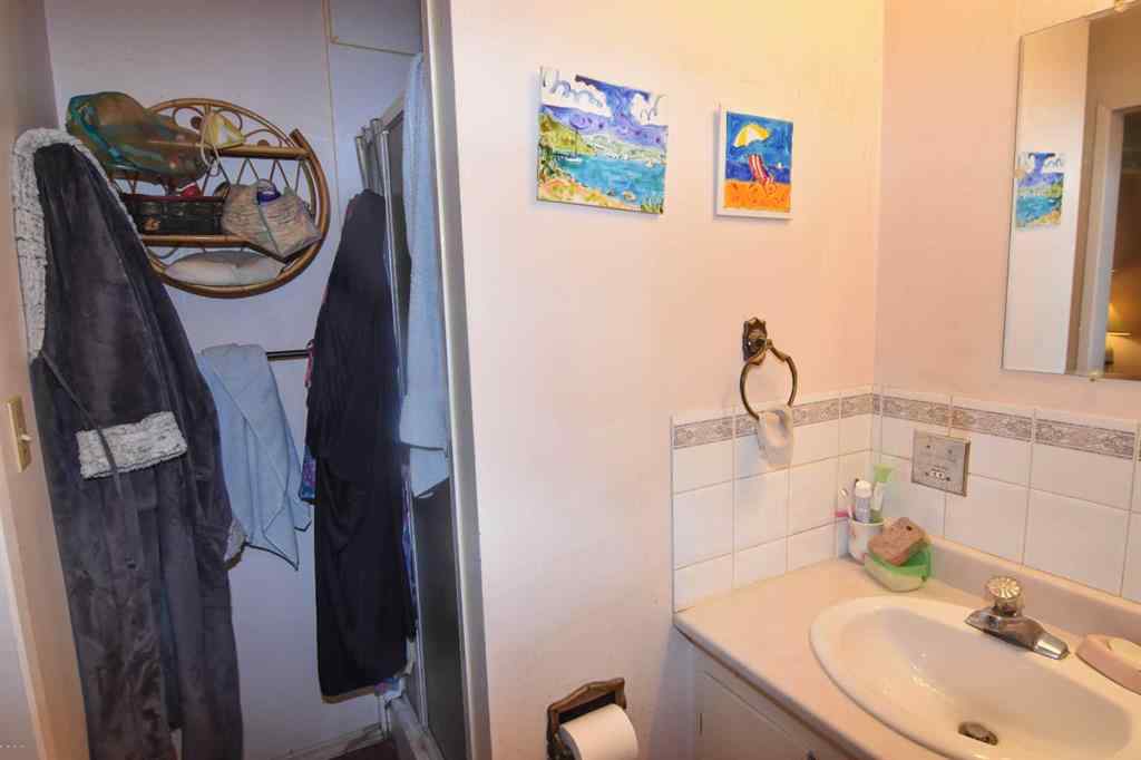 MLS® A2265216 - 1140 Trafford Drive NW in Thorncliffe Calgary, Residential