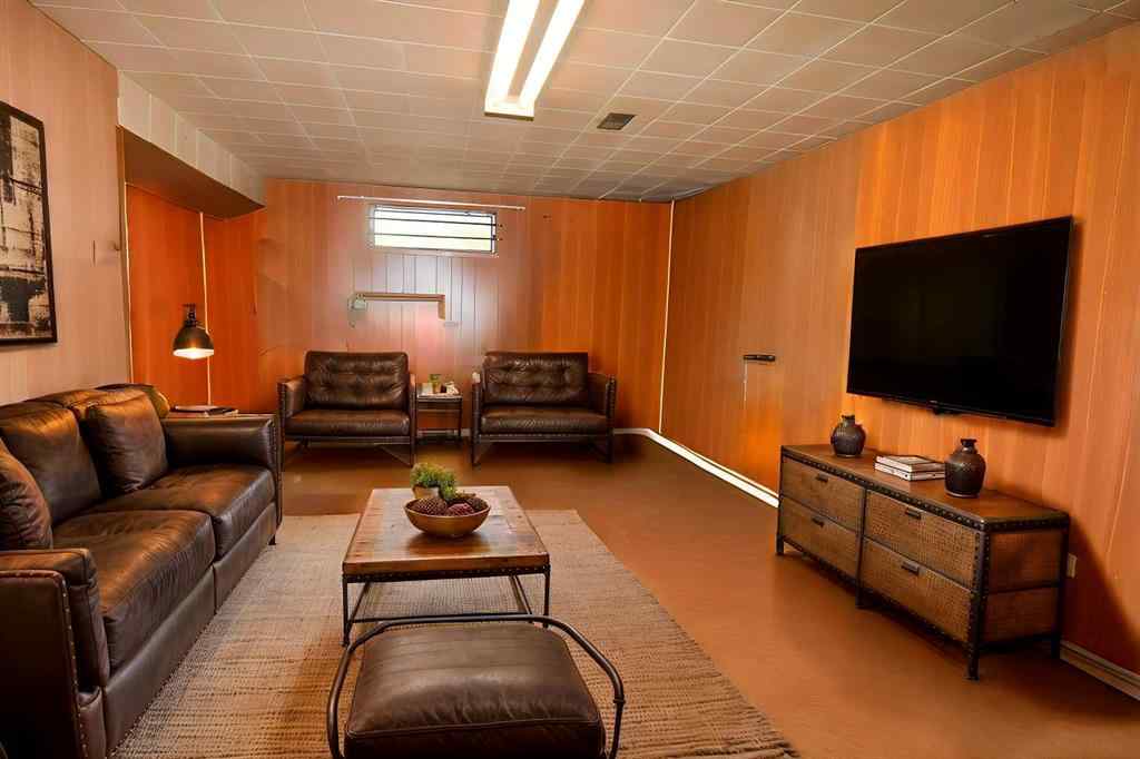 MLS® A2265216 - 1140 Trafford Drive NW in Thorncliffe Calgary, Residential