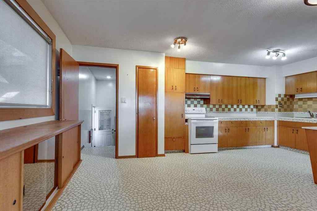 MLS® A2265223 - 5514 53 Street  in NONE Olds, Residential