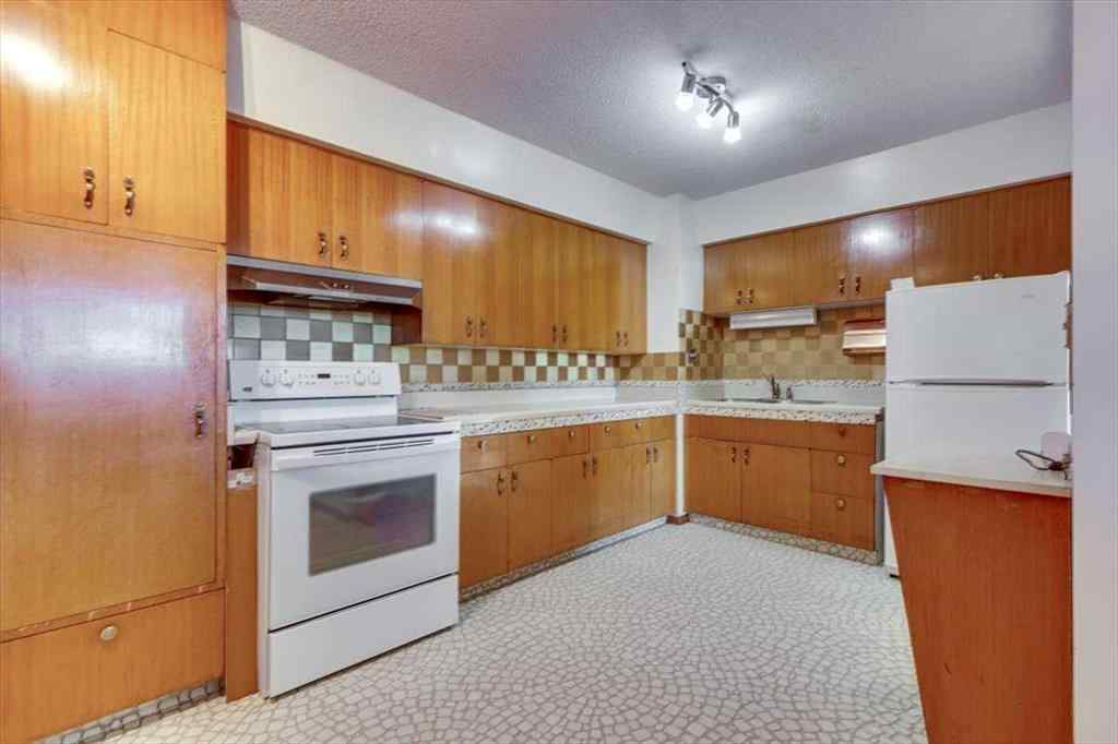 MLS® A2265223 - 5514 53 Street  in NONE Olds, Residential