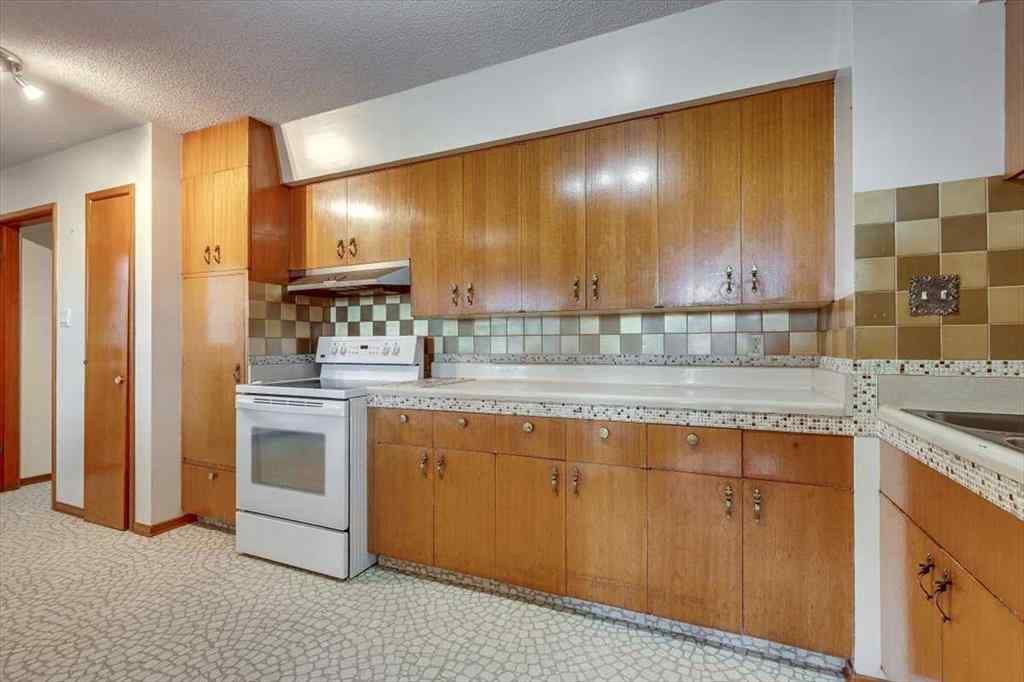 MLS® A2265223 - 5514 53 Street  in NONE Olds, Residential