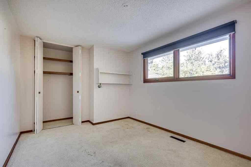 MLS® A2265223 - 5514 53 Street  in NONE Olds, Residential