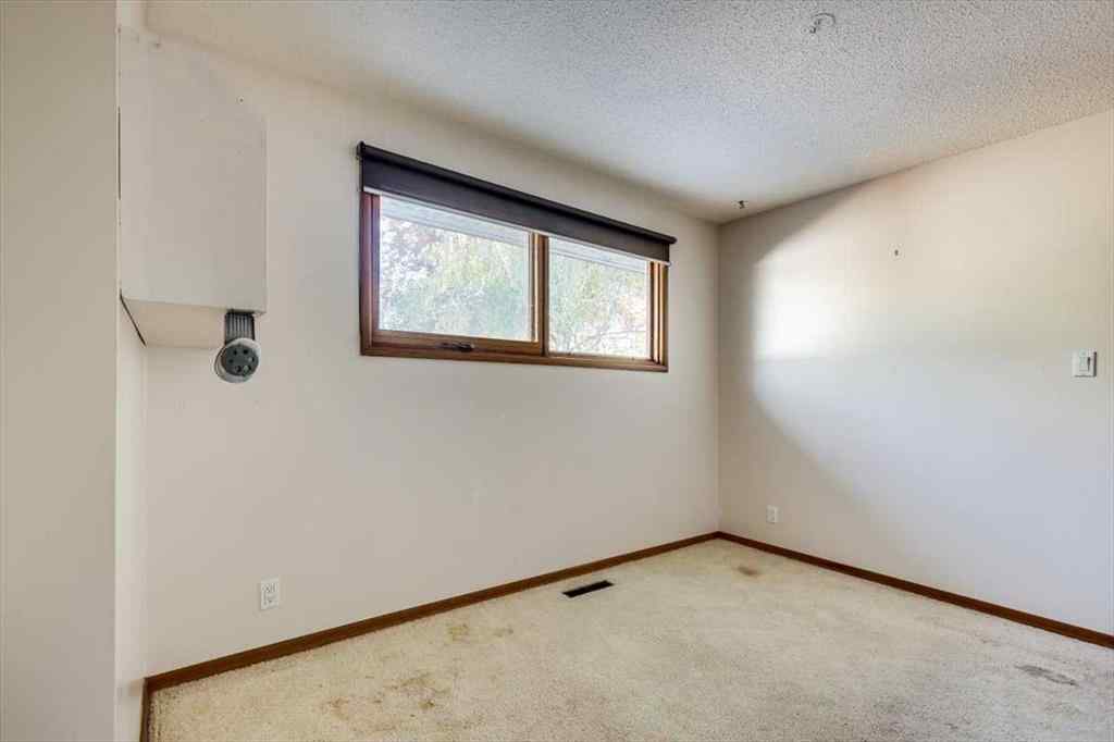 MLS® A2265223 - 5514 53 Street  in NONE Olds, Residential