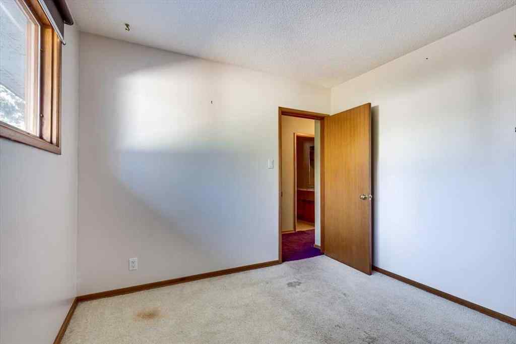 MLS® A2265223 - 5514 53 Street  in NONE Olds, Residential