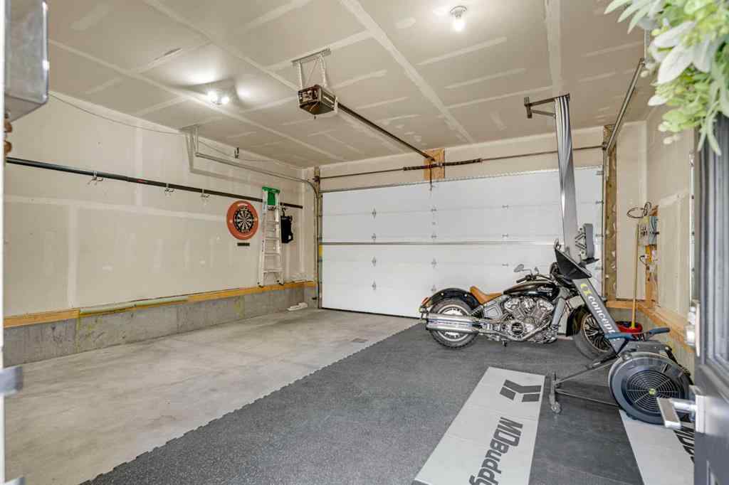 MLS® A2265225 - 2635 29 Street SW in Killarney/Glengarry Calgary, Residential