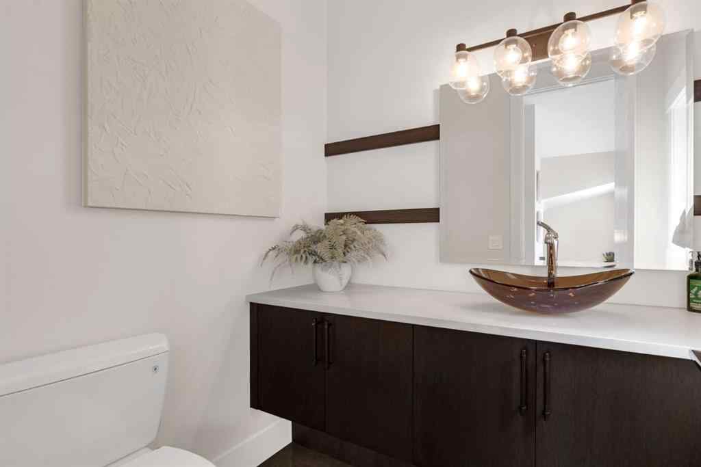 MLS® A2265225 - 2635 29 Street SW in Killarney/Glengarry Calgary, Residential