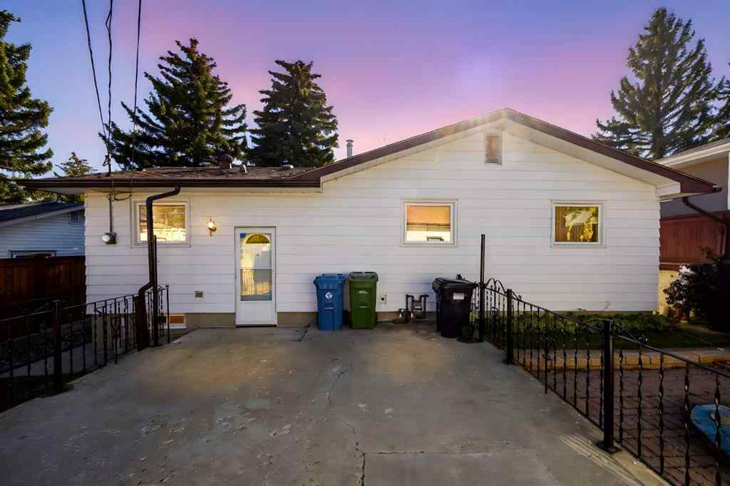 MLS® A2265233 - 7031 Hunterbow Crescent NW in Huntington Hills Calgary, Residential