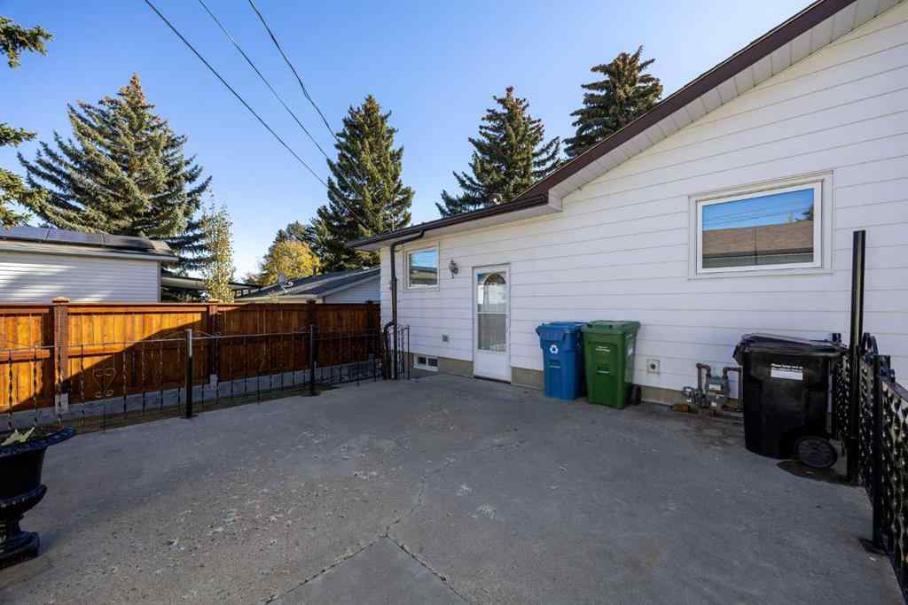 MLS® A2265233 - 7031 Hunterbow Crescent NW in Huntington Hills Calgary, Residential