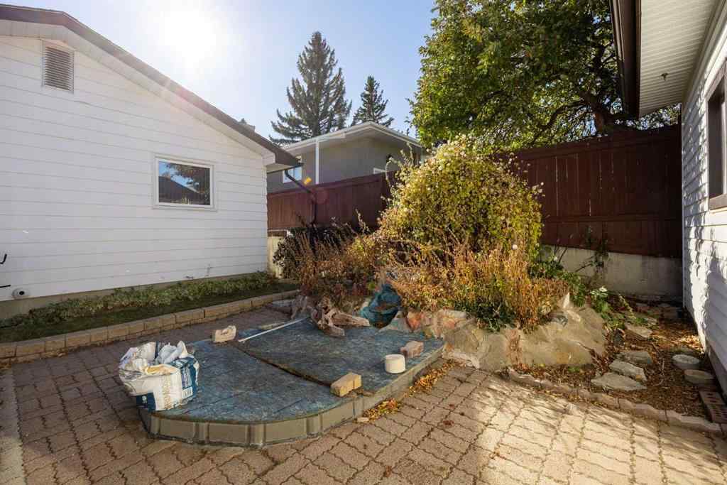 MLS® A2265233 - 7031 Hunterbow Crescent NW in Huntington Hills Calgary, Residential