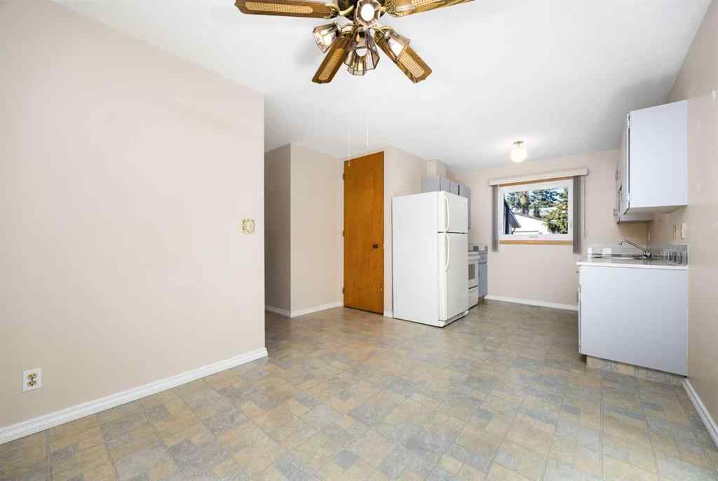 MLS® A2265233 - 7031 Hunterbow Crescent NW in Huntington Hills Calgary, Residential