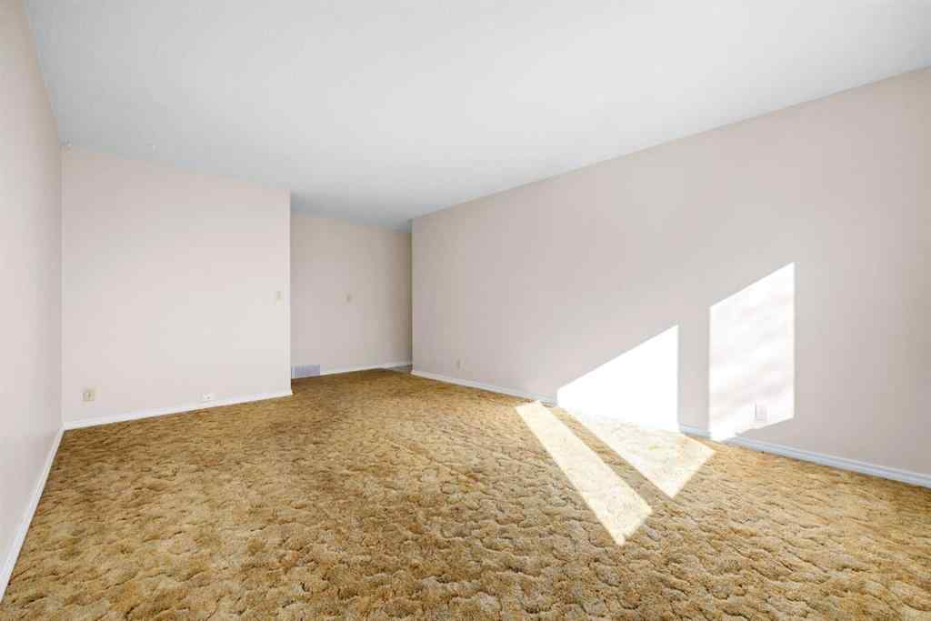 MLS® A2265233 - 7031 Hunterbow Crescent NW in Huntington Hills Calgary, Residential