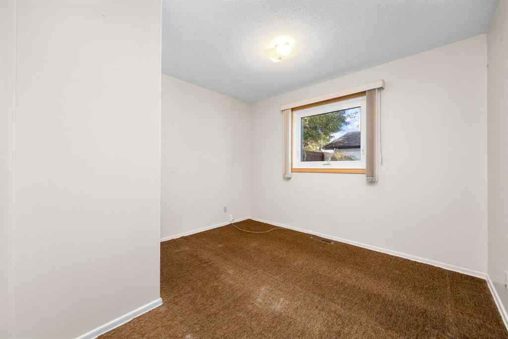 MLS® A2265233 - 7031 Hunterbow Crescent NW in Huntington Hills Calgary, Residential