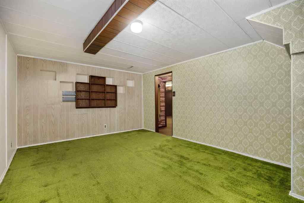 MLS® A2265233 - 7031 Hunterbow Crescent NW in Huntington Hills Calgary, Residential