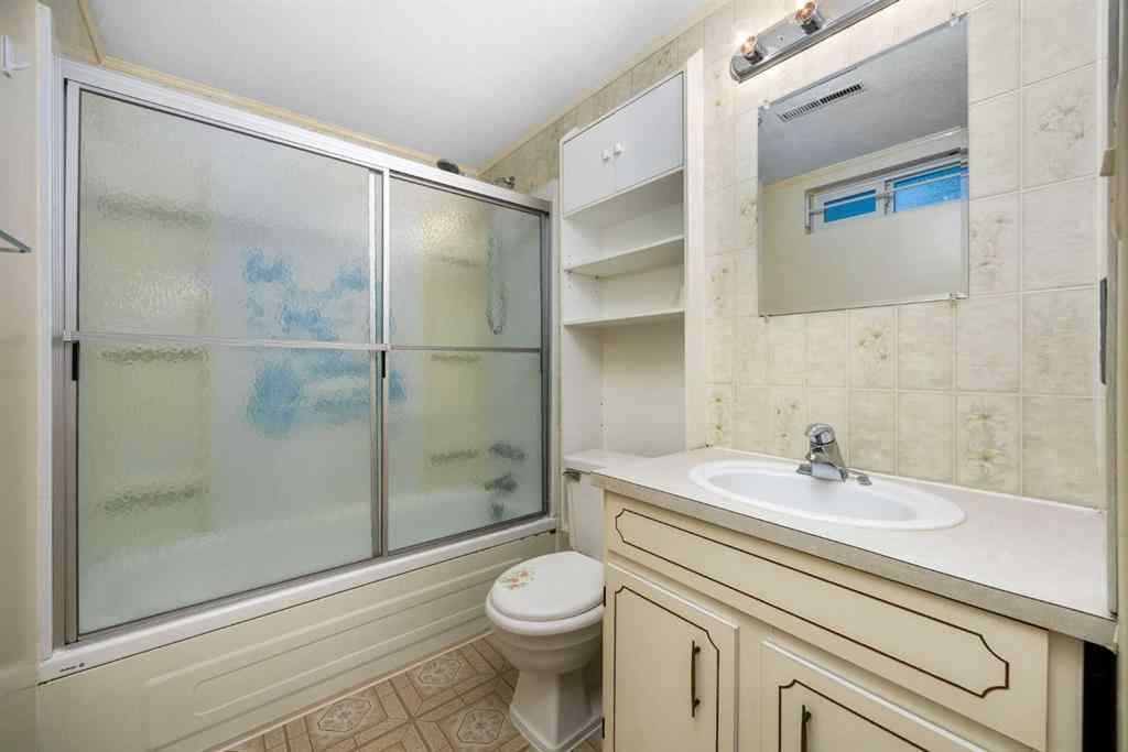 MLS® A2265233 - 7031 Hunterbow Crescent NW in Huntington Hills Calgary, Residential