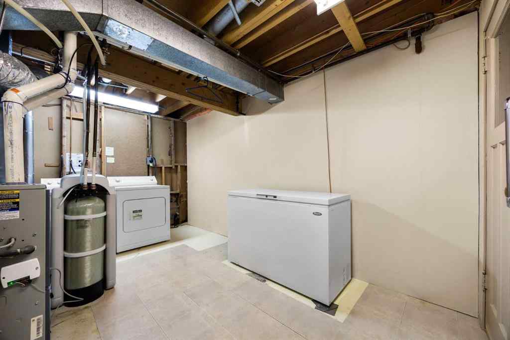 MLS® A2265233 - 7031 Hunterbow Crescent NW in Huntington Hills Calgary, Residential