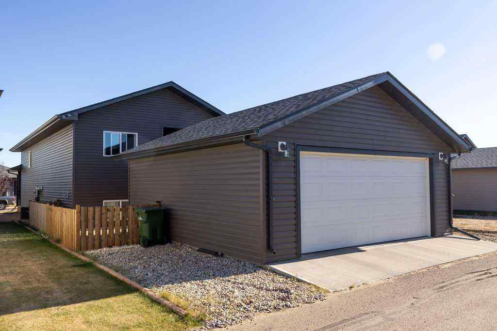MLS® A2265234 - 4420 74 Street  in West Park Camrose, Residential