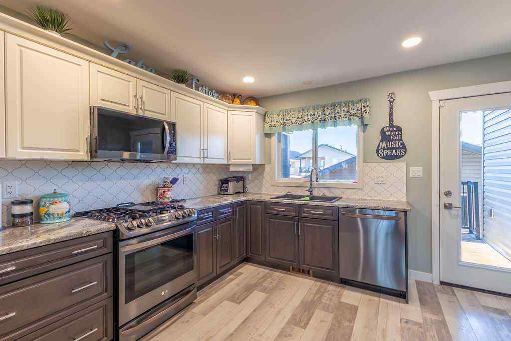 MLS® A2265234 - 4420 74 Street  in West Park Camrose, Residential