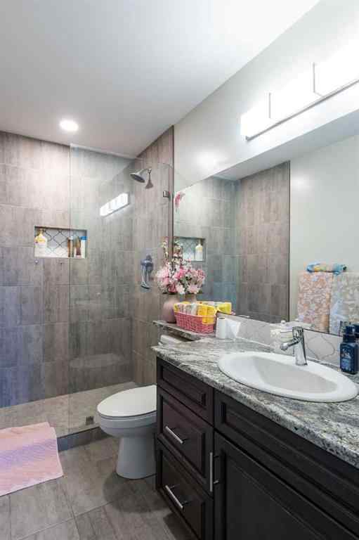 MLS® A2265234 - 4420 74 Street  in West Park Camrose, Residential