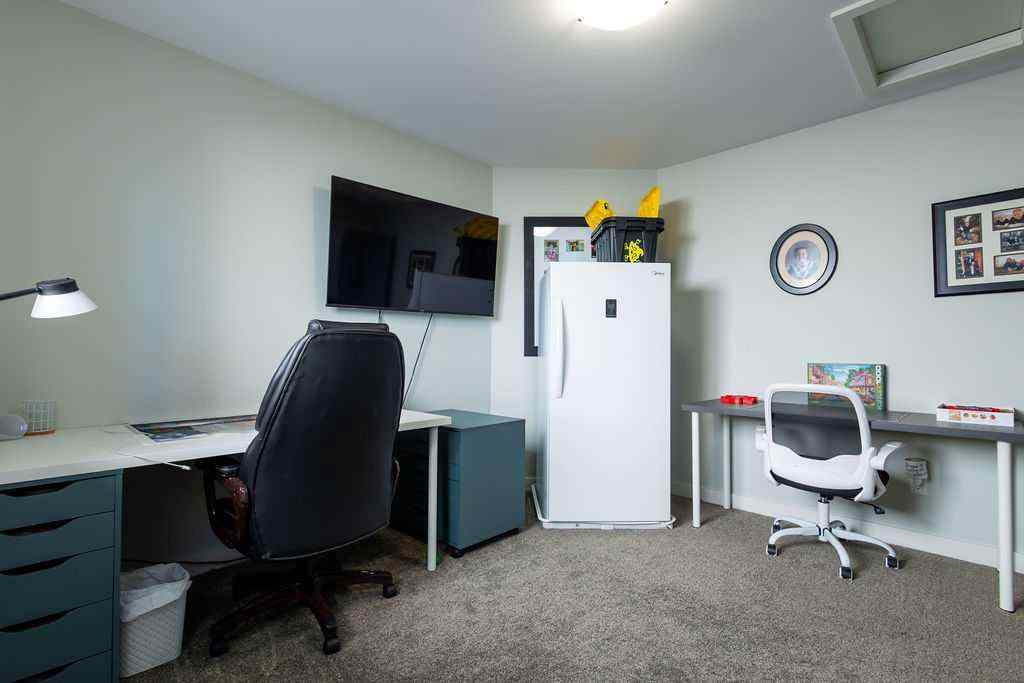 MLS® A2265234 - 4420 74 Street  in West Park Camrose, Residential