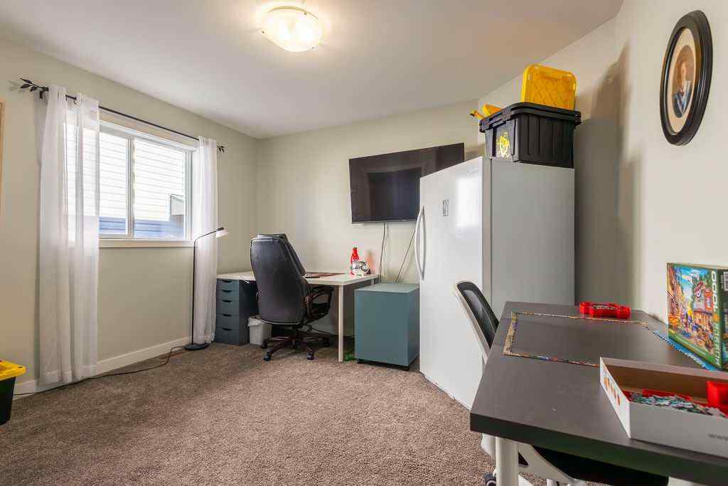 MLS® A2265234 - 4420 74 Street  in West Park Camrose, Residential