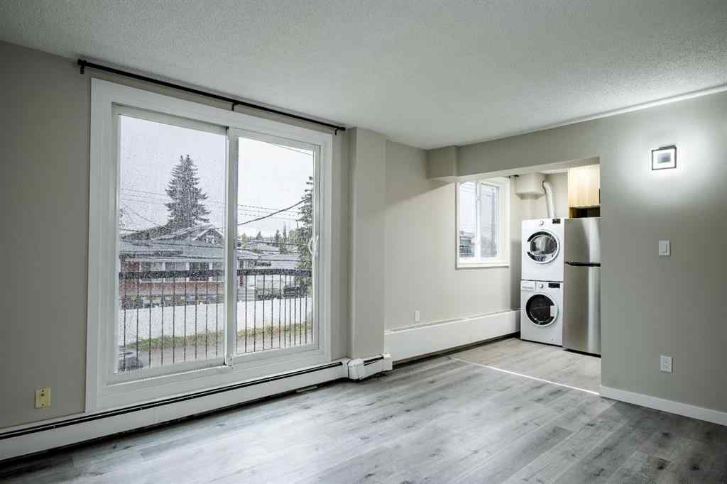 MLS® A2265250 - 1121 37 Street SW in Rosscarrock Calgary, Commercial