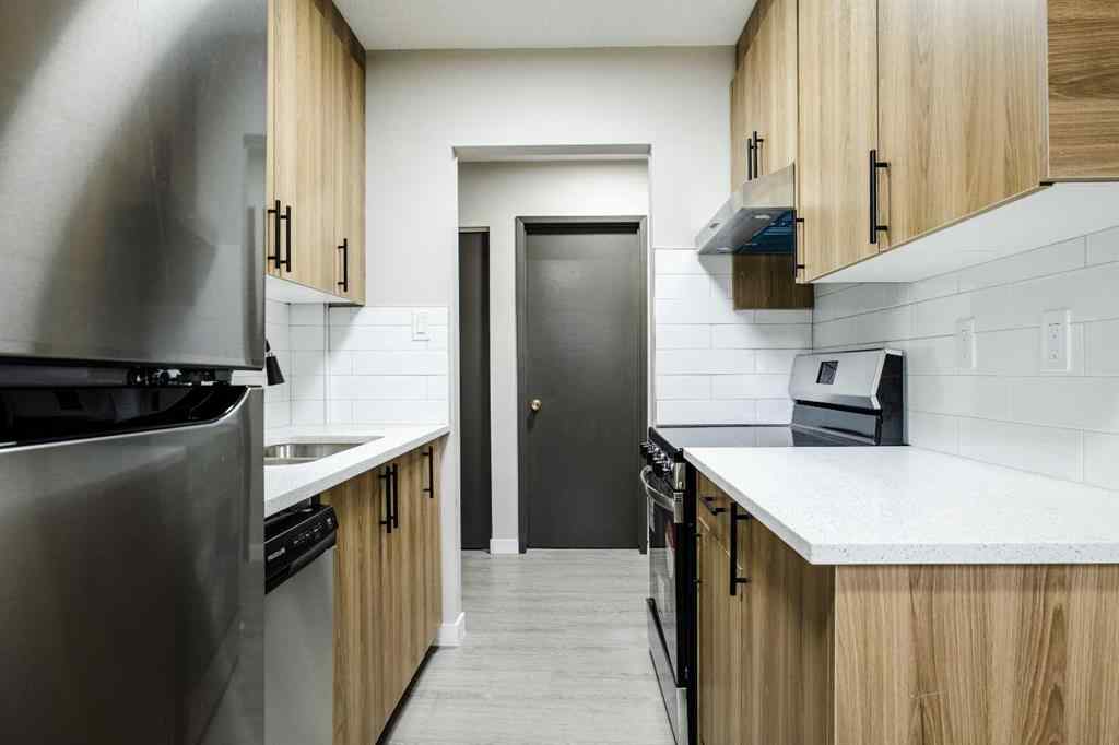 MLS® A2265250 - 1121 37 Street SW in Rosscarrock Calgary, Commercial