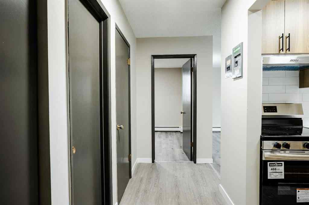 MLS® A2265250 - 1121 37 Street SW in Rosscarrock Calgary, Commercial