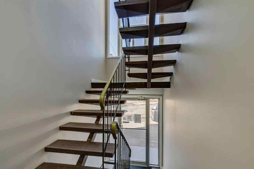 MLS® A2265250 - 1121 37 Street SW in Rosscarrock Calgary, Commercial