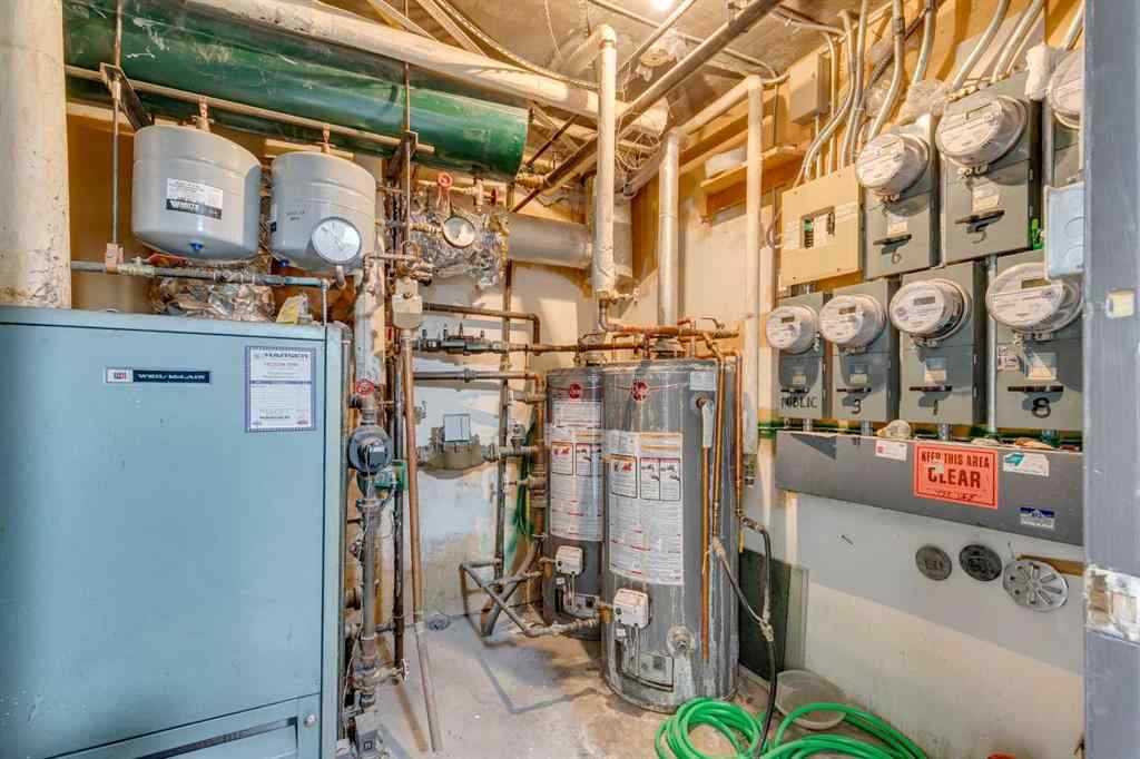 MLS® A2265250 - 1121 37 Street SW in Rosscarrock Calgary, Commercial