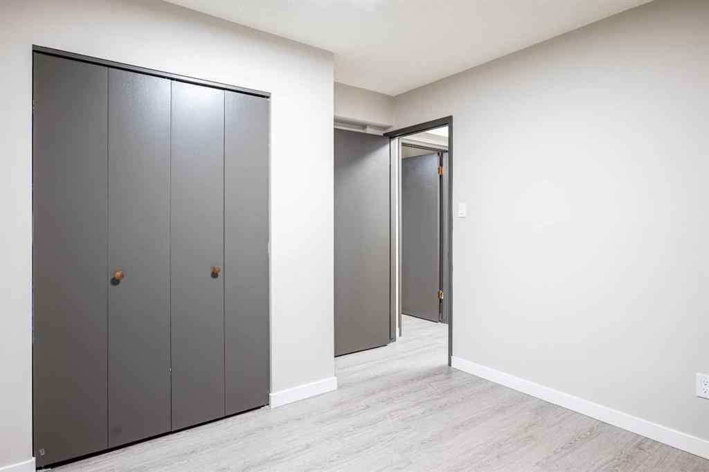 MLS® A2265250 - 1121 37 Street SW in Rosscarrock Calgary, Commercial