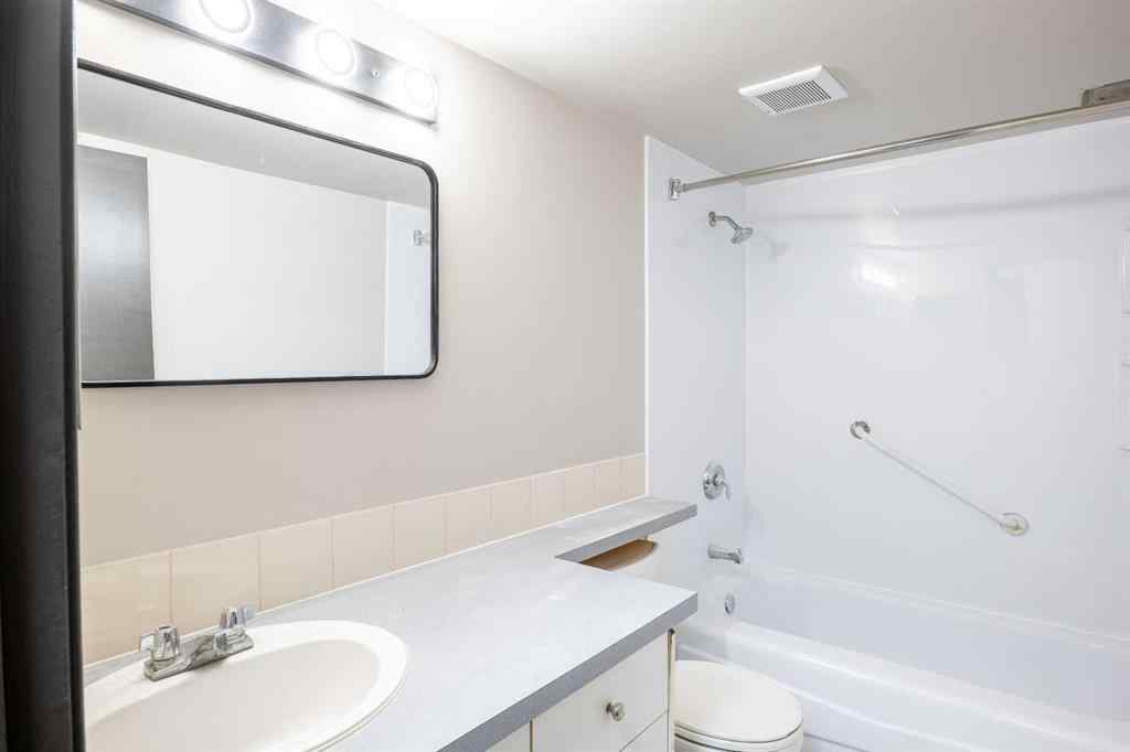 MLS® A2265250 - 1121 37 Street SW in Rosscarrock Calgary, Commercial