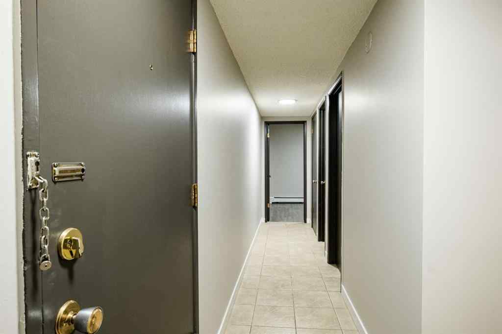 MLS® A2265250 - 1121 37 Street SW in Rosscarrock Calgary, Commercial