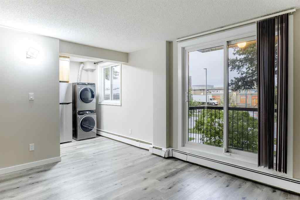 MLS® A2265250 - 1121 37 Street SW in Rosscarrock Calgary, Commercial