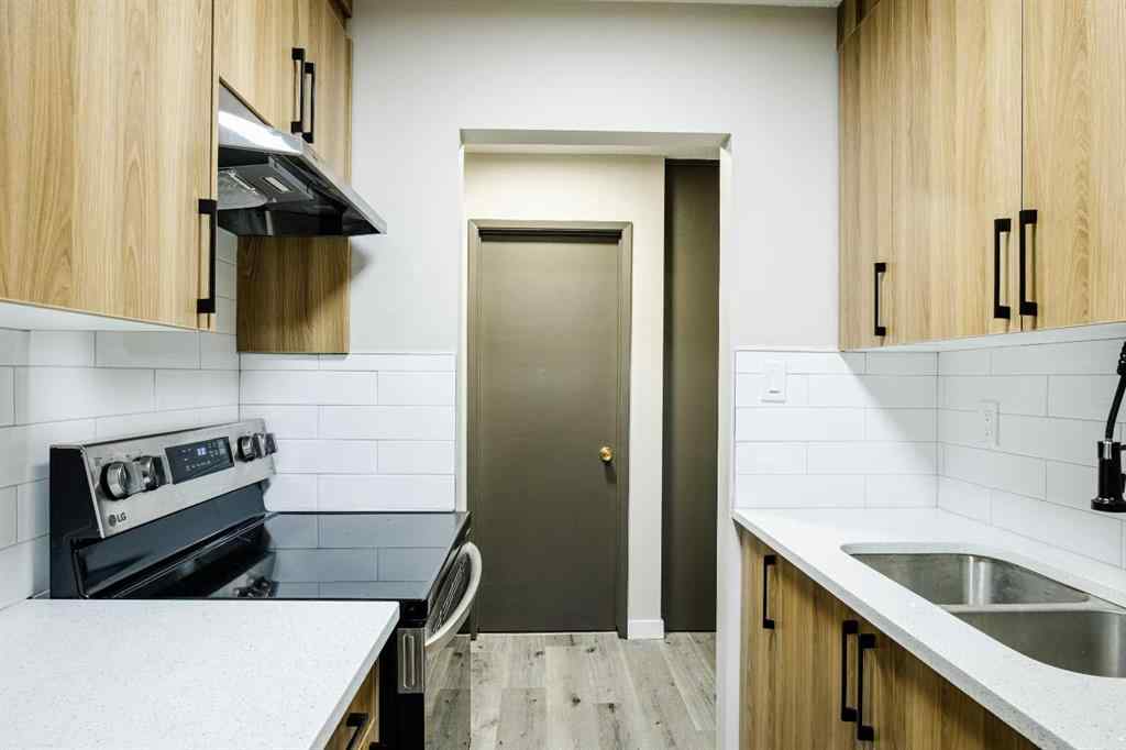 MLS® A2265250 - 1121 37 Street SW in Rosscarrock Calgary, Commercial