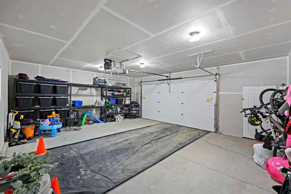 MLS® A2265256 - 511 Wolf Creek Way SE in Wolf Willow Calgary, Residential