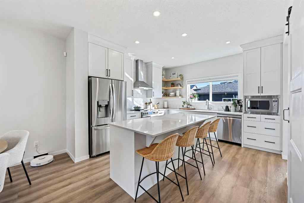 MLS® A2265256 - 511 Wolf Creek Way SE in Wolf Willow Calgary, Residential