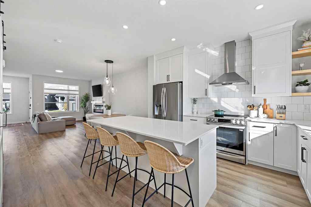 MLS® A2265256 - 511 Wolf Creek Way SE in Wolf Willow Calgary, Residential