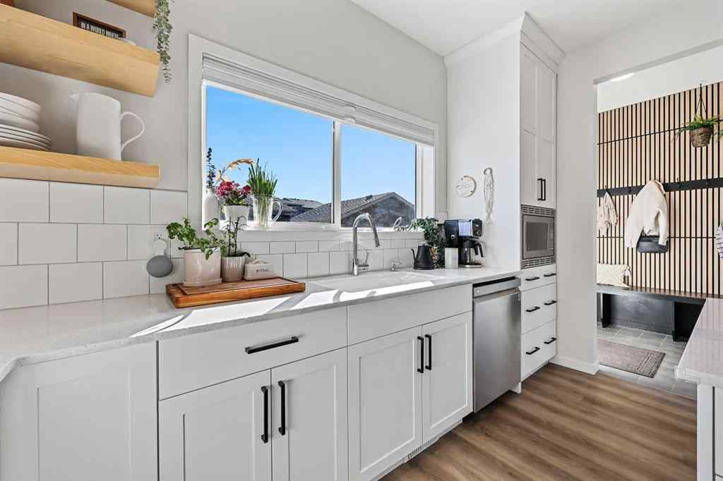 MLS® A2265256 - 511 Wolf Creek Way SE in Wolf Willow Calgary, Residential