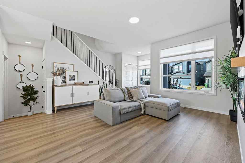 MLS® A2265256 - 511 Wolf Creek Way SE in Wolf Willow Calgary, Residential